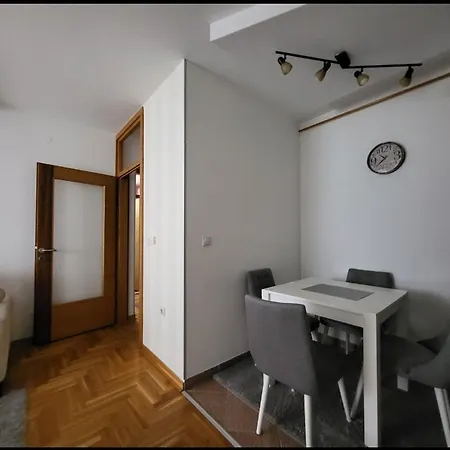 Kostas Apartment Lukavica